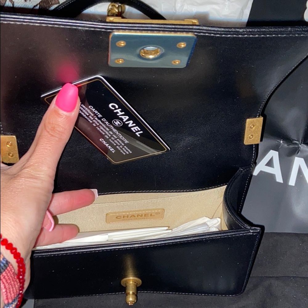 GONE🎉🎉💛💛Chanel small boy limited ed RARE 💛 - Picture 10 of 17